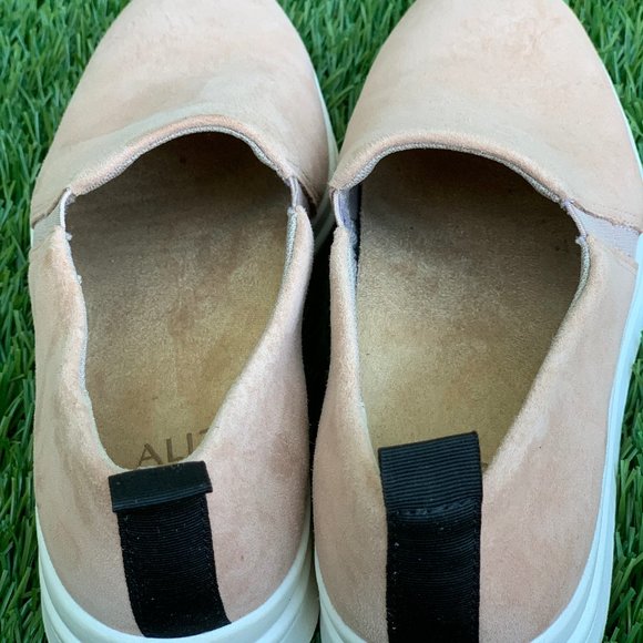 YOLA Sneaker - Vintage Mauve Suede by Naturalizer - Picture 10 of 10